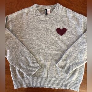 H&M Gray Knit Sweater Red Heart Crewneck Soft Cozy Women’s Small